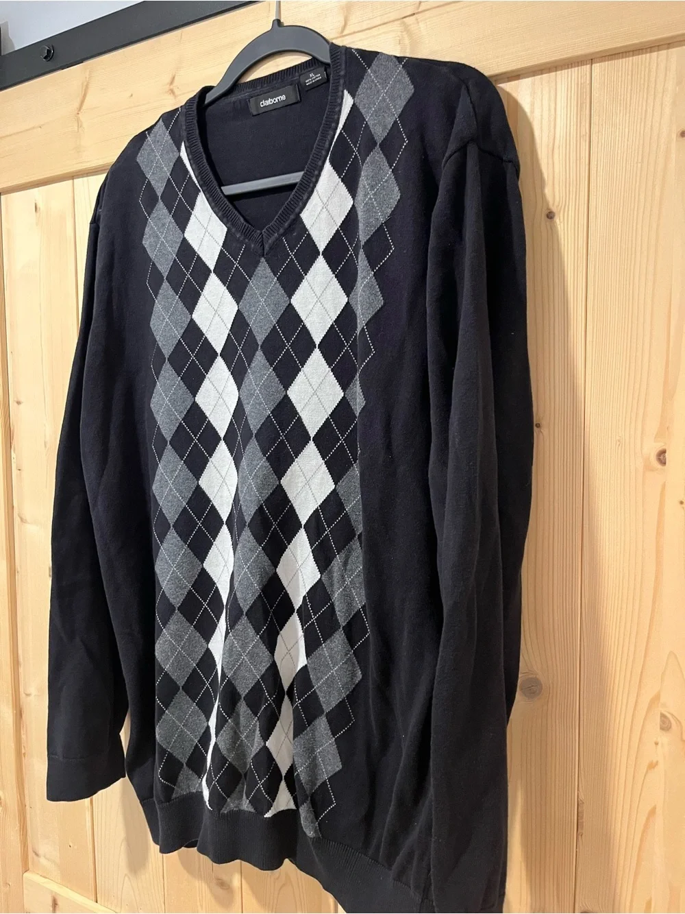 Claiborne Men's Black Argyle V-Neck Sweater with Gray and White Diamonds XL